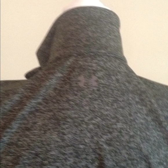 Under Armor army green activewear vest women small - Picture 6 of 7